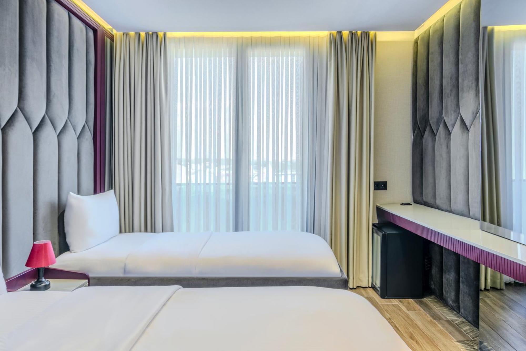 Heaven Premium Hotel Restaurant & Airport Shuttle Arnavutkoy Eksteriør bilde