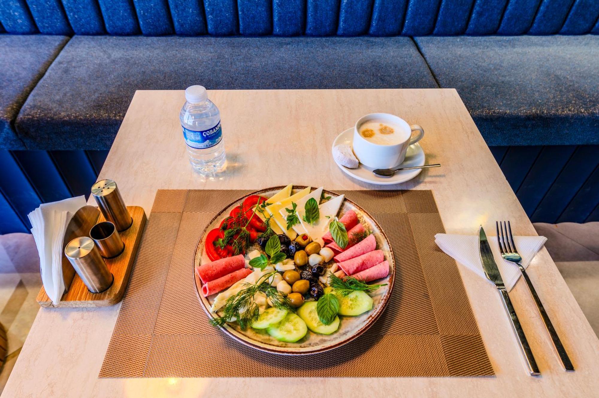 Heaven Premium Hotel Restaurant & Airport Shuttle Arnavutkoy Eksteriør bilde